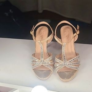 L Lorraine 7½ shiny high heels